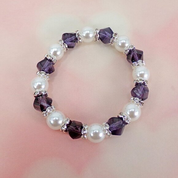 Purple glass and pearl bead stretch bracelet with crystals. Fashion bracelet - Picture 4 of 8